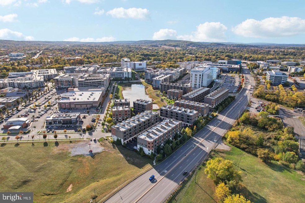 914 Lakeview Ct unit 35 UPPER, King of Prussia, PA 19406 - photo 1