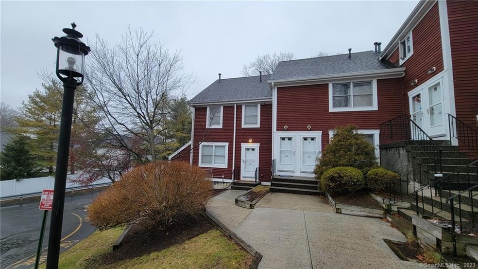 7 Dean St unit 1-102, Danbury, CT 06810 - photo 1