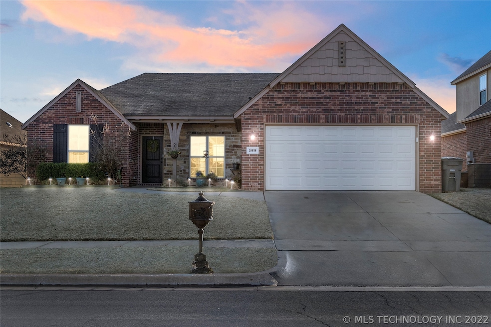Beautiful home in STONE CREEK FARMS in Broken Arro