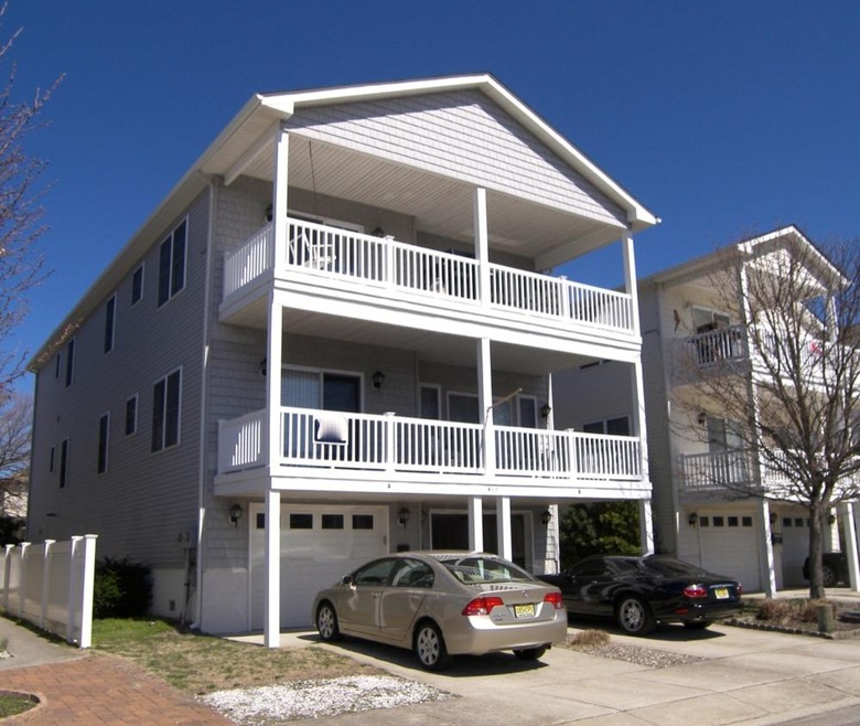 415 W Spicer Ave unit A, 1st Floor, Wildwood, NJ 08260 - photo 1