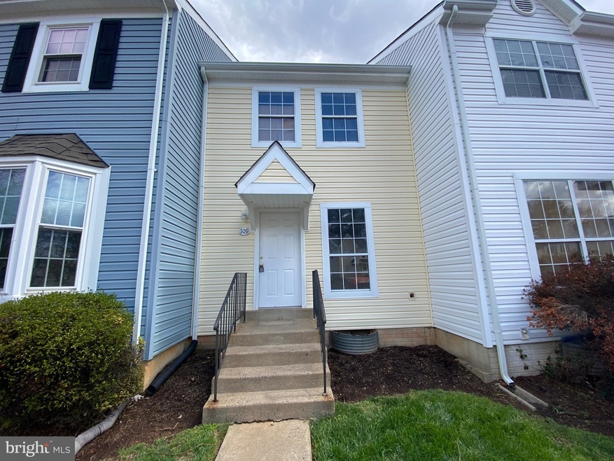 109 Powhatan Ct unit 107, Stafford, VA 22556 - photo 1
