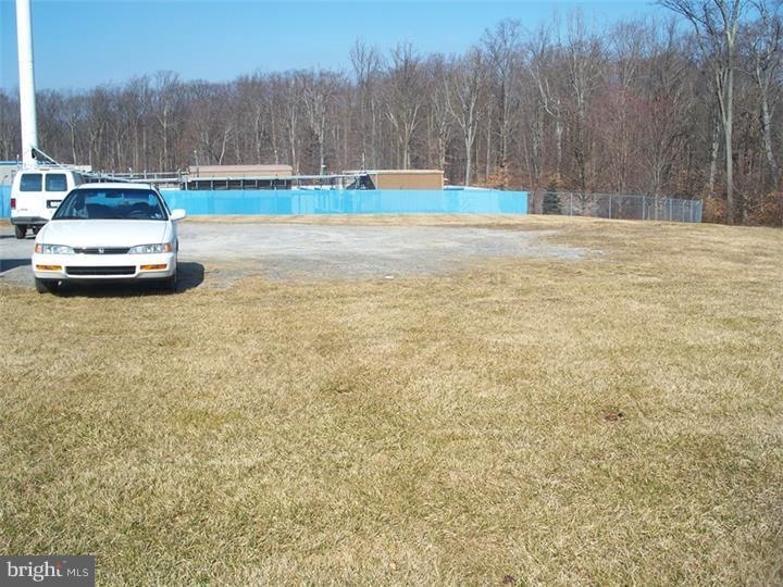 321 W Uwchlan Ave unit 2, Downingtown, PA 19335 - photo 1