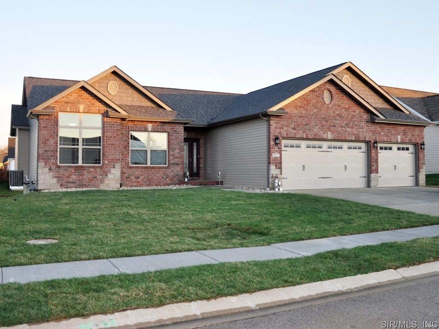 1872 Crimson Oak Dr, Maryville, IL 62062 - photo 1