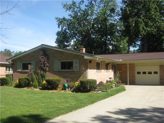 2902 Woodview Dr, Lansing, MI 48911 - photo 1