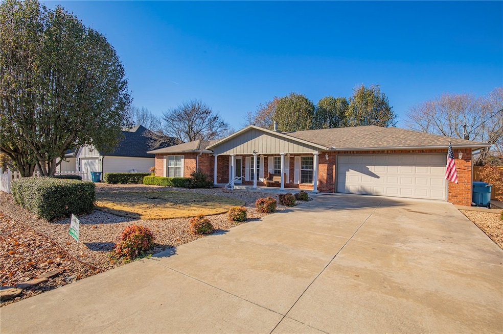 4 Cowgur Ln, Bella Vista, AR 72715 - photo 1