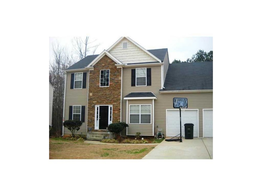 Exterior Front. Lovely vinyl front