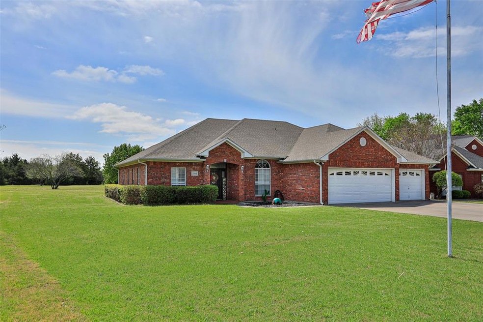 2104 Wheeler Creek Cir, Gainesville, TX 76240 - photo 1
