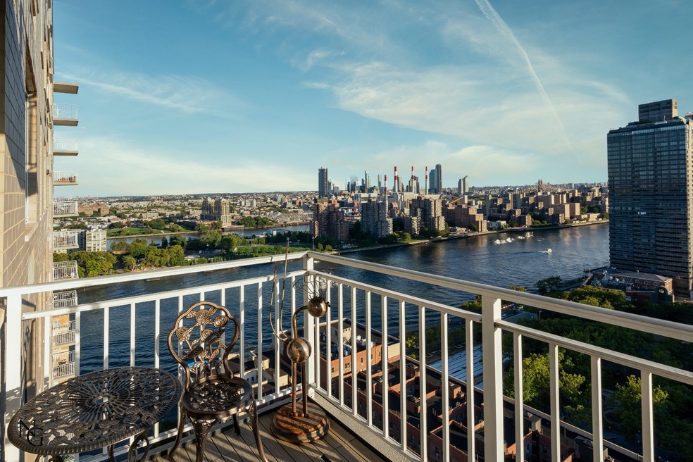 Sold $1,325,000 • Co-Listing Agent