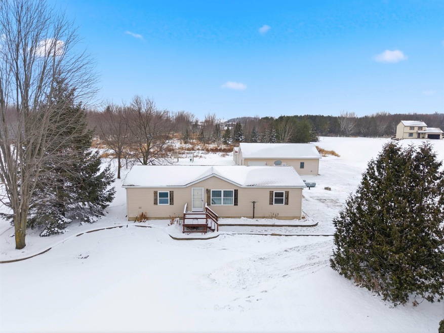W5244 County Rd S, Black Creek, WI 54106 - photo 1