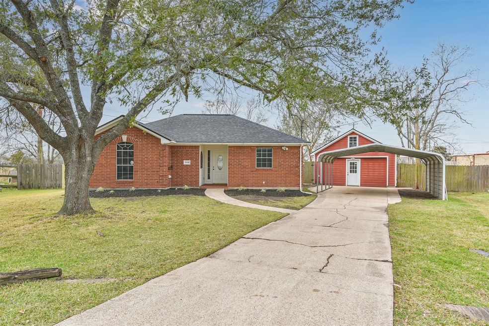 19098 Stonedale Ct, Alvin, TX 77511 - photo 1