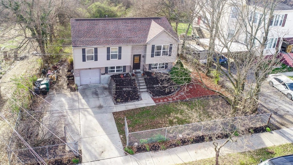 Fenced Property and 1,780 sqft of Finished Living 