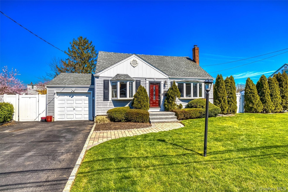 Pending $699,000 • Co-Listing Agent