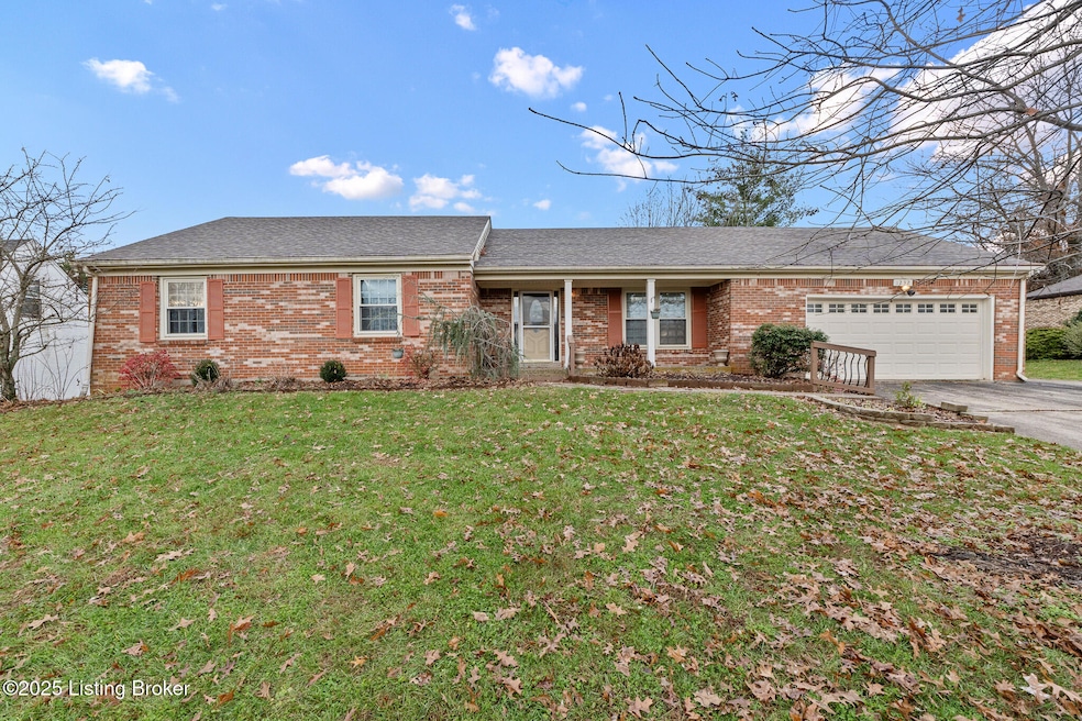 1232 Cambridge Dr, Shelbyville, KY 40065 - photo 1
