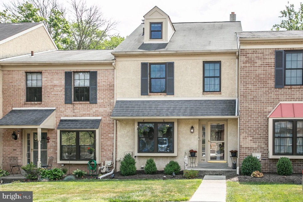 510 Bassett Ln, Norristown, PA 19403 - photo 1