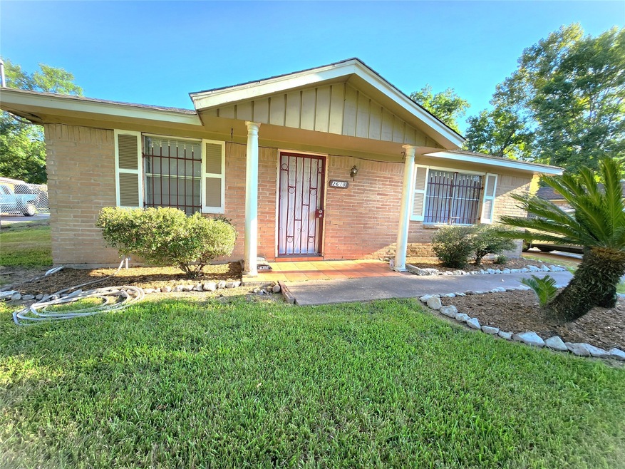 2618 Schilder Dr, Houston, TX 77093 - photo 1