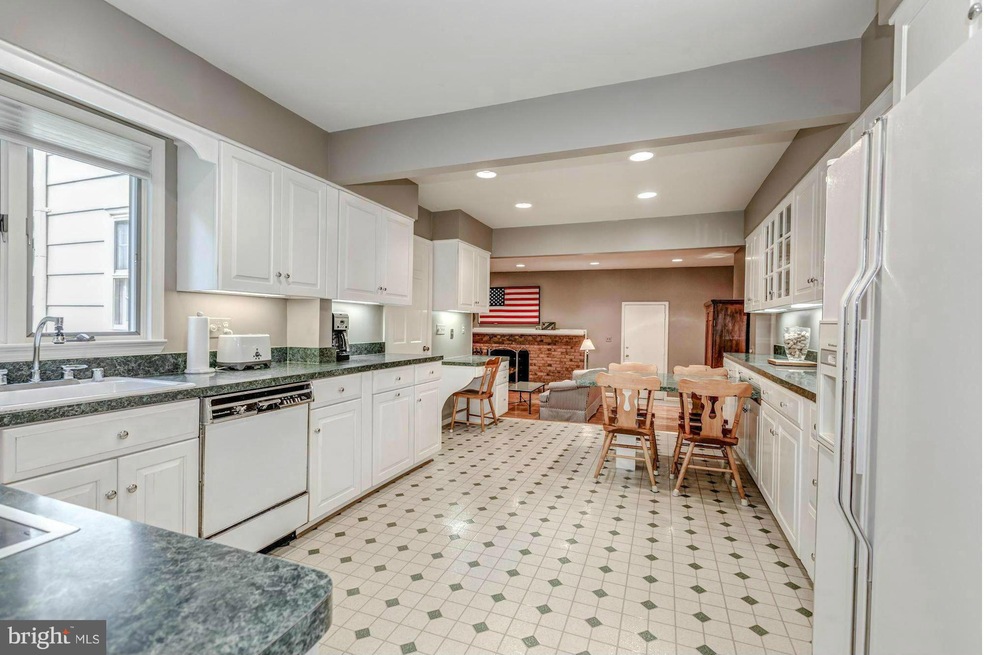 2004 Windmill Ln, Alexandria, VA 22307 - photo 1