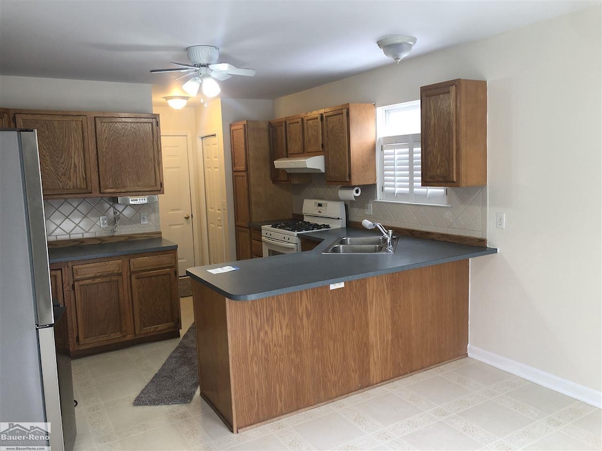 2712 Beach Rd, Port Huron, MI 48060 - photo 1