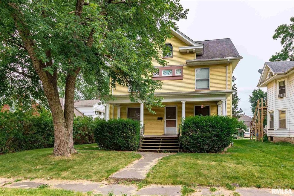 2207 W 4th St, Davenport, IA 52802 - photo 1