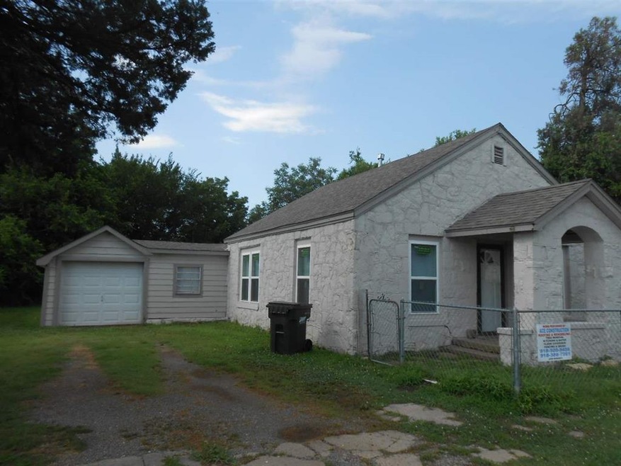 215 E 6th St, Cushing, OK 74023 - photo 1