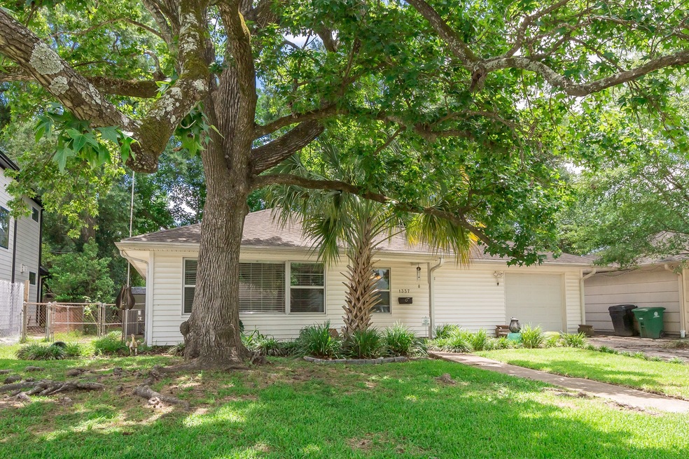 1337 Martin St, Houston, TX 77018 - photo 1