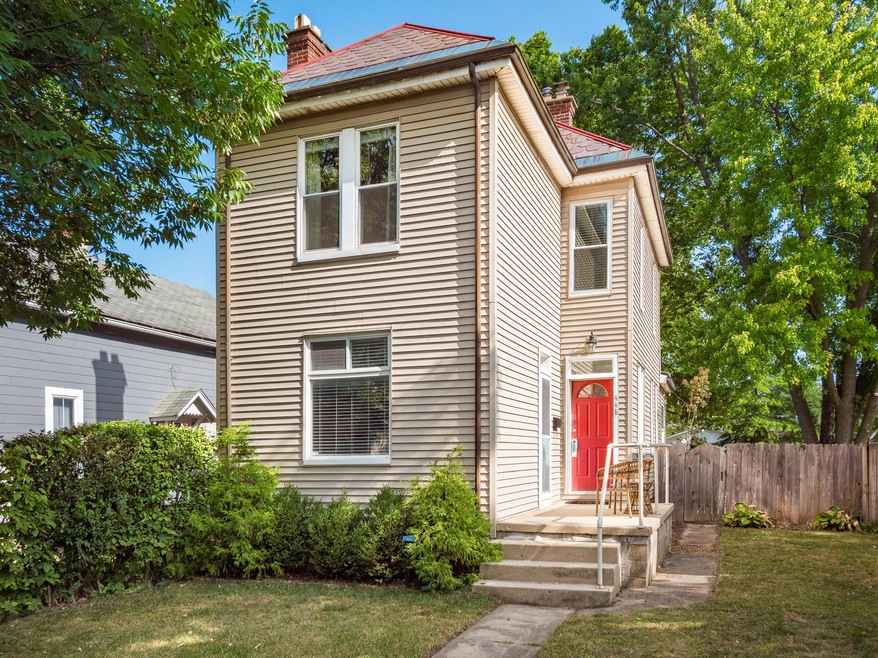 Welcome to 448 E Deshler Ave!