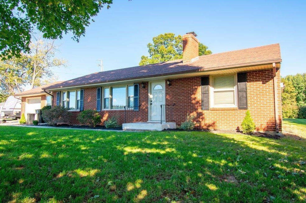 Welcome to 2502 Feather Road