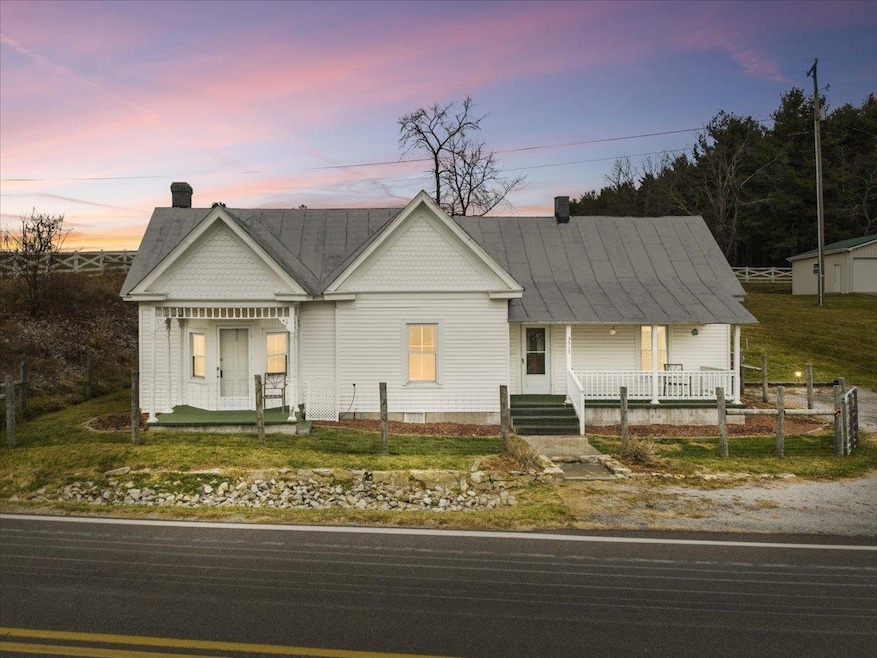 3517 Daniels Run Rd NE, Pilot, VA 24138 - photo 1