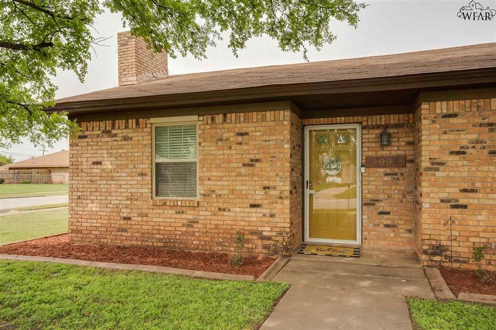 4004 Cynthia Ln, Wichita Falls, TX 76302 - photo 1