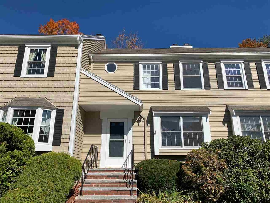 8 Stillwater Dr unit U104, Nashua, NH 03062 - photo 1