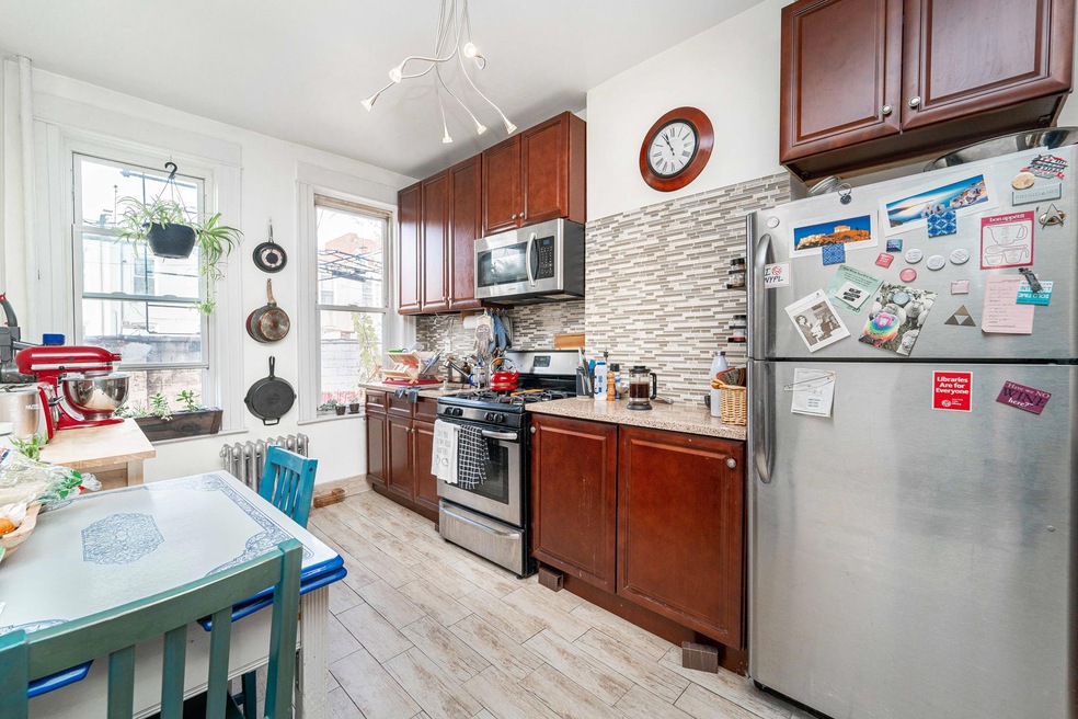 30-72 44th St unit 1-R, Astoria, NY 11103 - photo 1