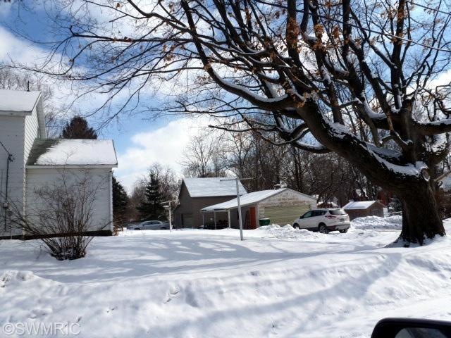 584 Union St, Niles, MI 49120 - photo 1