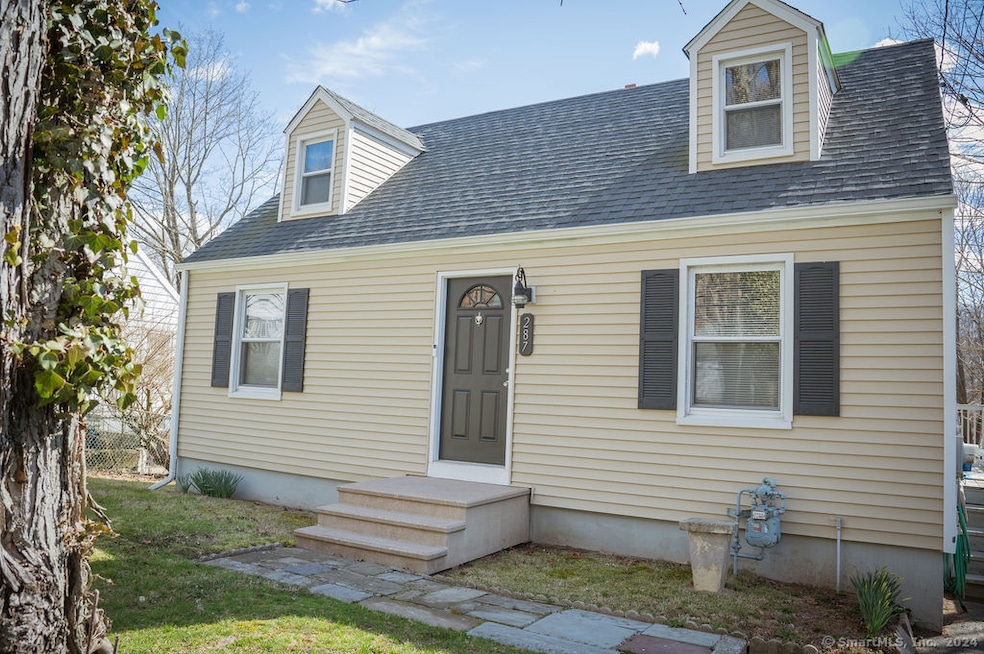 287 North High Street - Mint condition Cape awaits