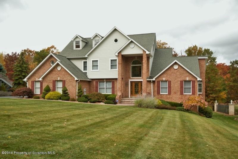 125 Lakeview Dr, Scranton, PA 18505 - photo 1