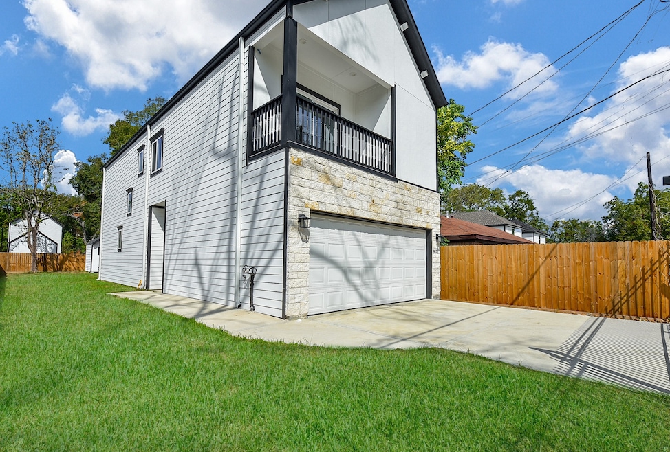 8621 Bertwood St, Houston, TX 77016 - photo 1
