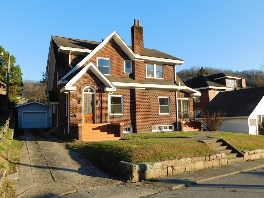 206 N 2nd St, Harlan, KY 40831 - photo 1