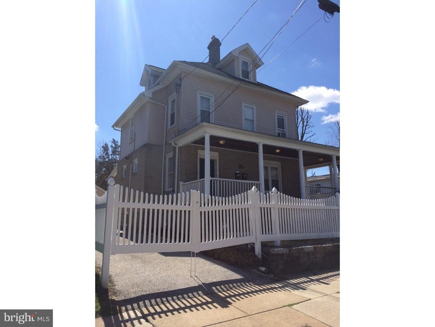 105 S Fairview Ave, Upper Darby, PA 19082 - photo 1