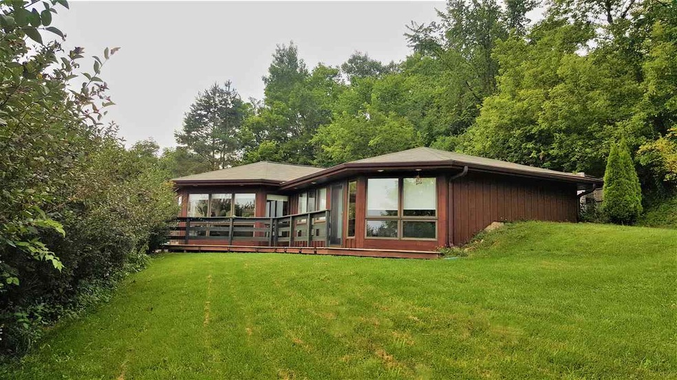 2711 S Elmwood Cir W, Cross Plains, WI 53528 - photo 1