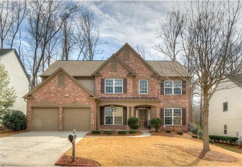 Welcoming front porch, Brick front