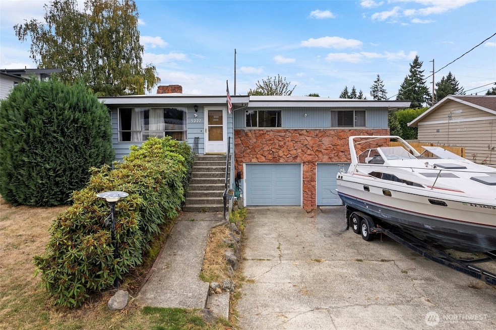 Pending $1,200,000 • Co-Listing Agent