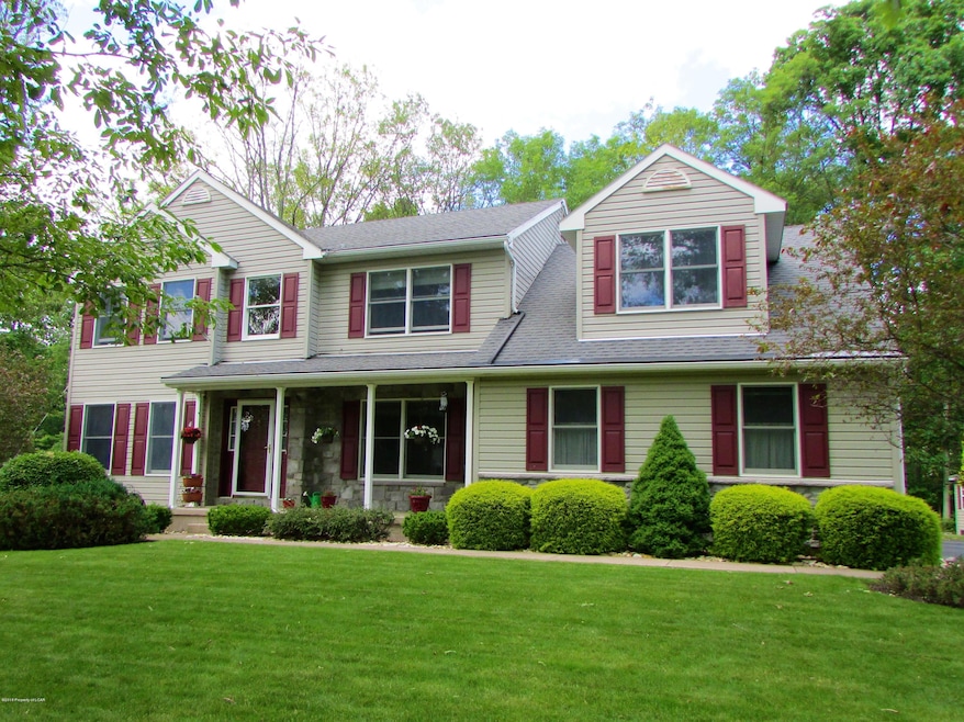 13 New Lake Dr, Drums, PA 18222 - photo 1