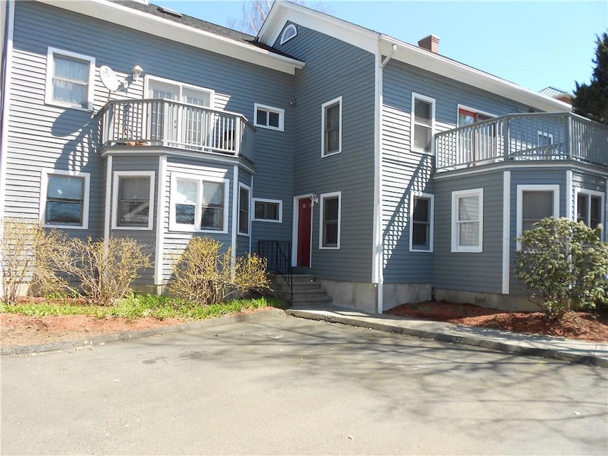 423 Blake St unit 423, New Haven, CT 06515 - photo 1