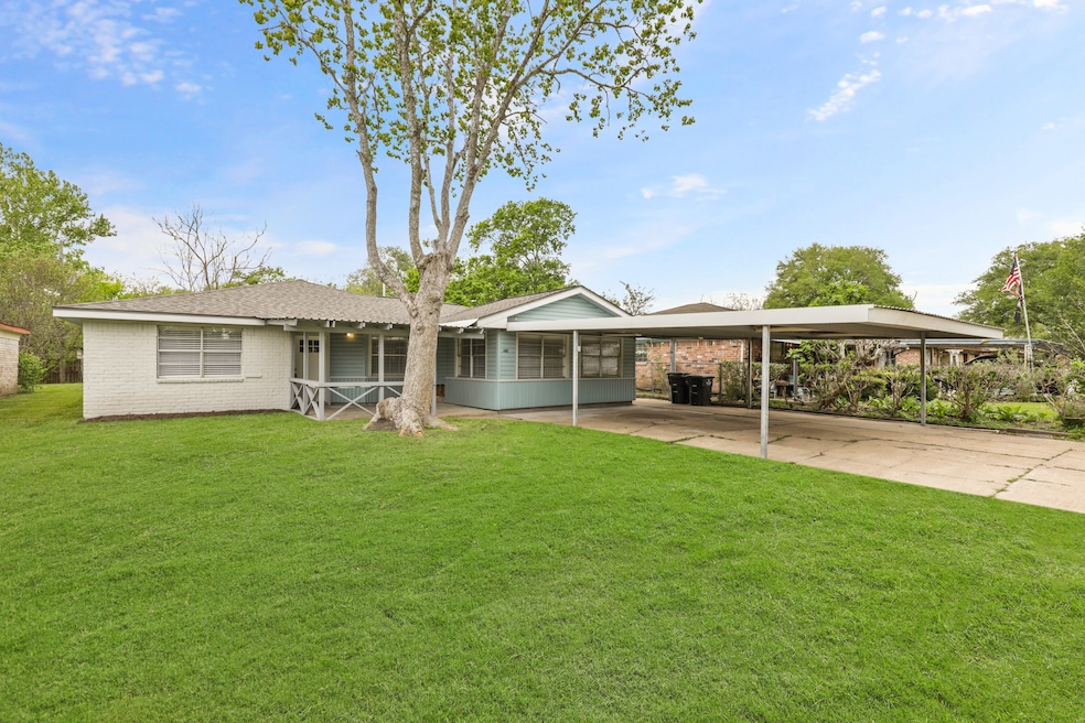 4402 Stansel Dr, Alvin, TX 77511 - photo 1