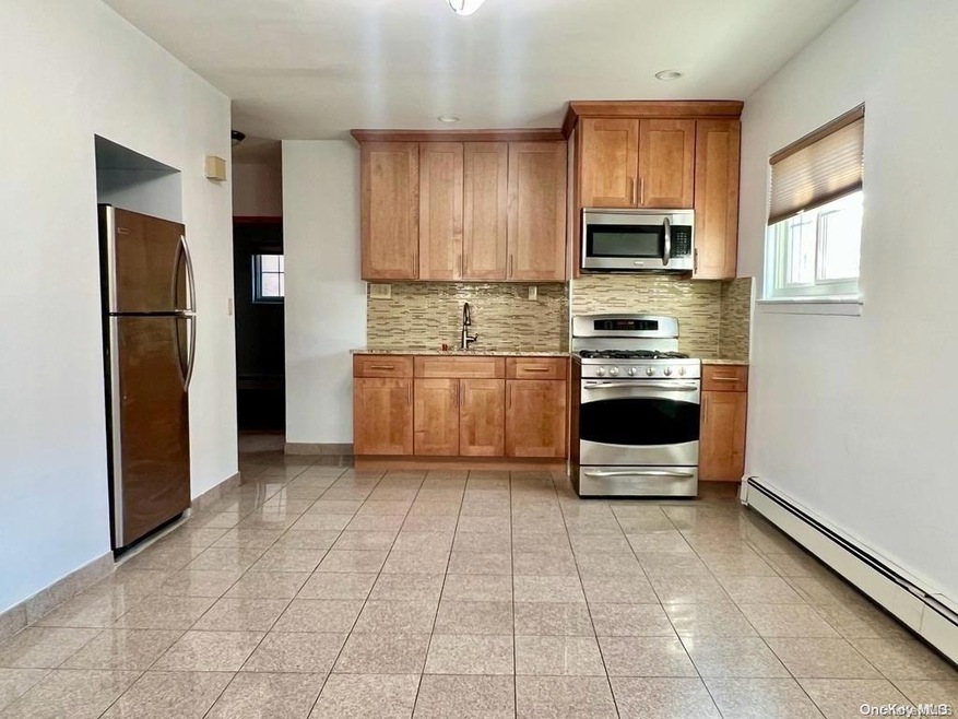 22-77 43rd St unit 5, Steinway-Ditmars, NY 11105 - photo 1