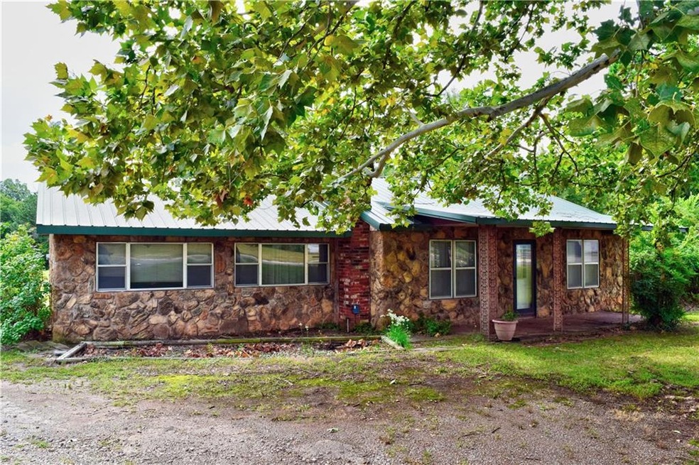 19121 Gordon Cooper Dr, Shawnee, OK 74801 - photo 1