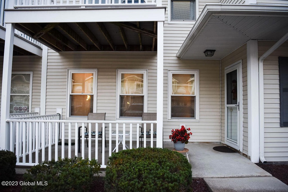 1609 Cambridge Manor Dr unit 1609, Schenectady, NY 12302 - photo 1