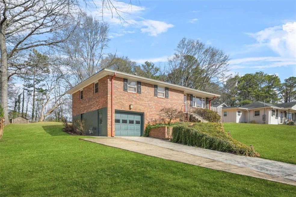 3207 Woodview Dr SE, Smyrna, GA 30082 - photo 1