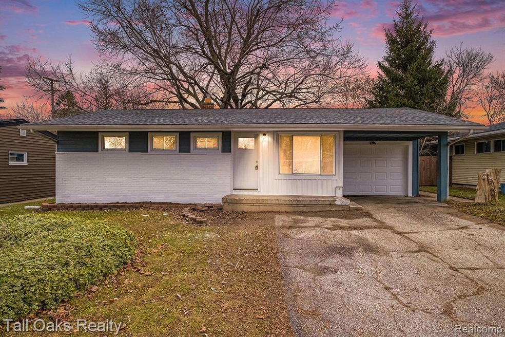 227 Juniper Dr, Davison, MI 48423 - photo 1