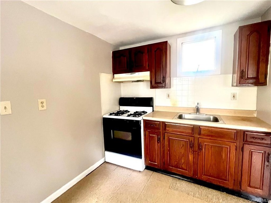 58 Cottage St unit 5, Middletown, NY 10940 - photo 1