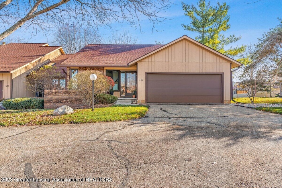 1606 Willow Creek Dr unit 53, Lansing, MI 48917 - photo 1