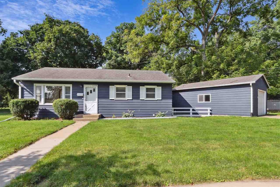 1625 Lower Muscatine Rd, Iowa City, IA 52240 - photo 1